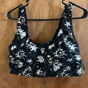 Torrid 2/2X/18-20 black bikini/bra with metallic foil skulls